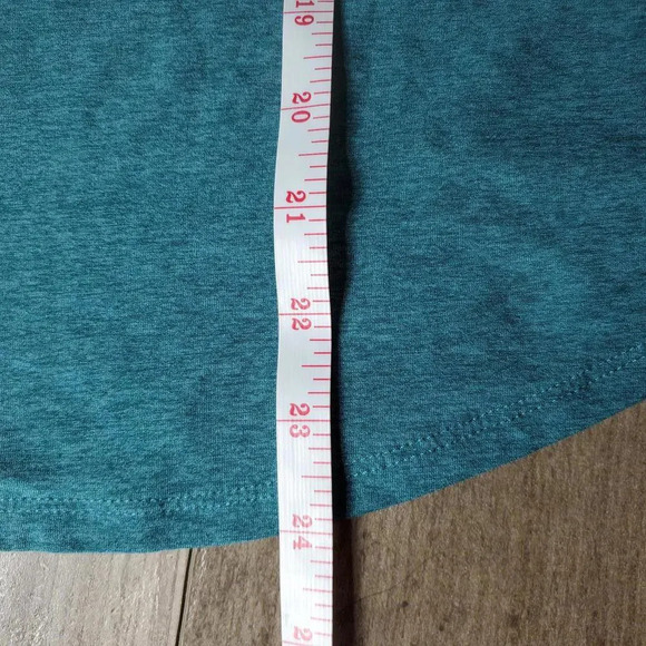 Runway Kids Youth Girls Long Sleeve Tee Workout Top w/ Thumbholes Sz XL/16 - Picture 7 of 15